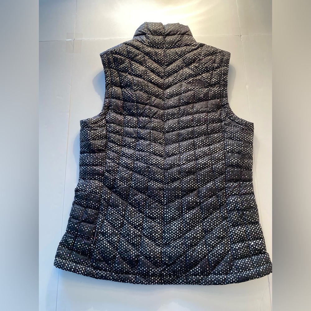 The North Face Womens Medium Black/polka dot/speckled vest - Picture 9 of 9